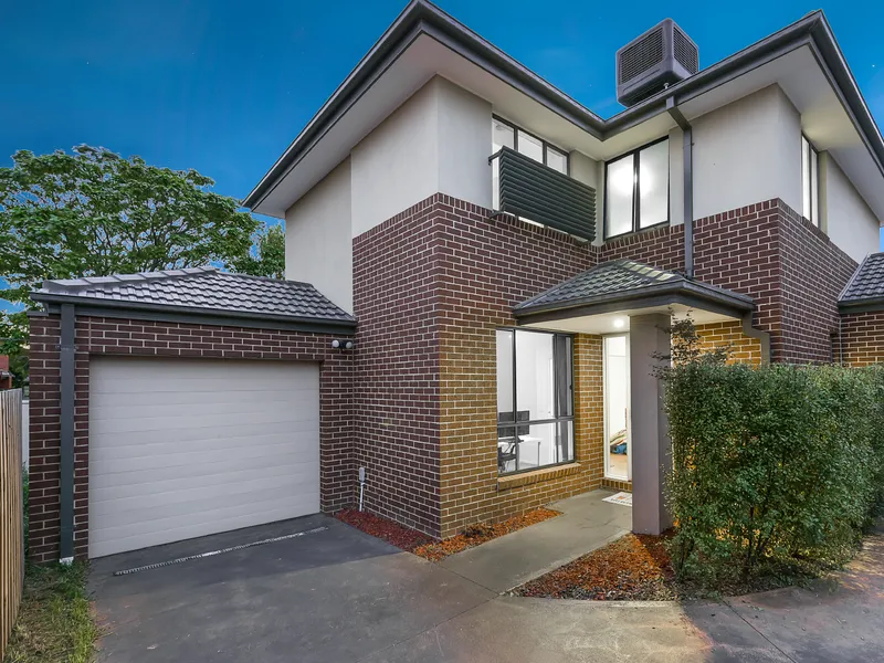 Blue-Chipped Townhouse in the heart of Clayton