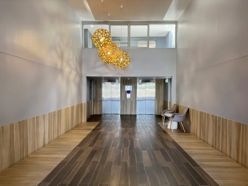 Convenient & Stylish High-Rise 2 Bedroom Apartment