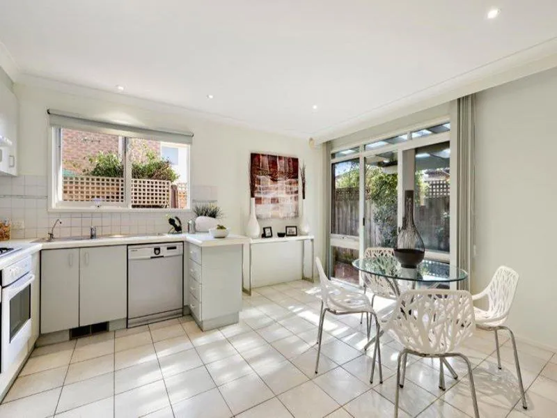 IMMACULATE AND LIGHT FILLED!