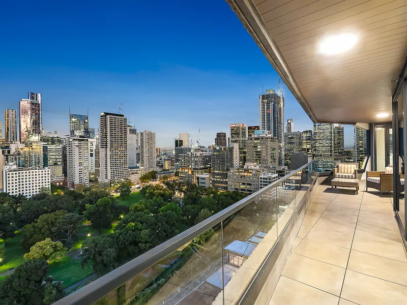 Penthouse Living On Flagstaff Gardens with Secure Parking for 4 Cars