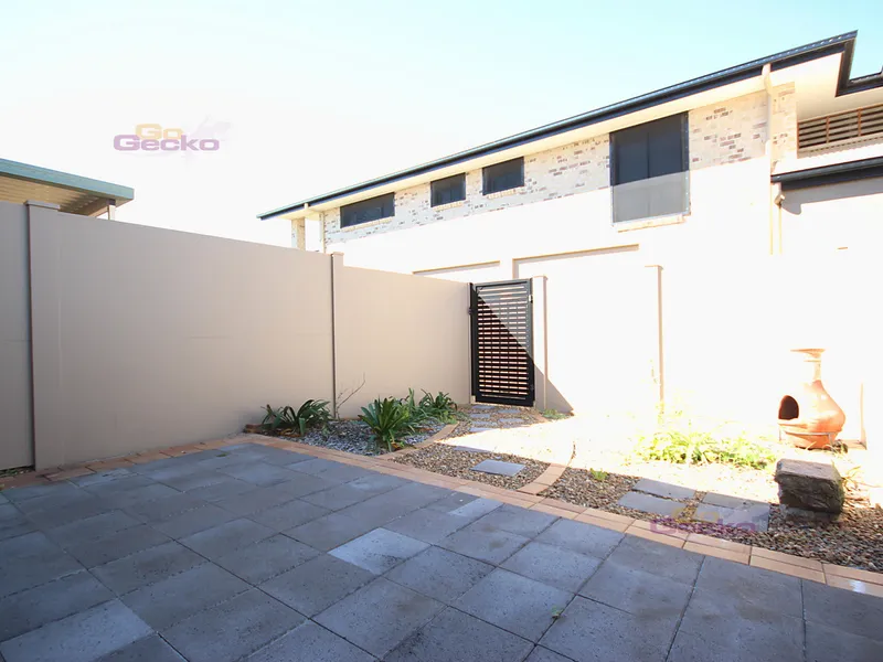 Very Quiet And Very Practical - Courtyard - 4/19 Seeney Street