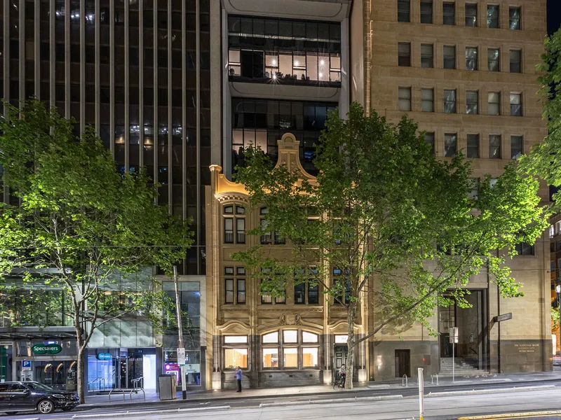 COLLINS HOUSE MELBOURNE – EXTRAORDINARY VIEWS FROM EVERY WINDOW