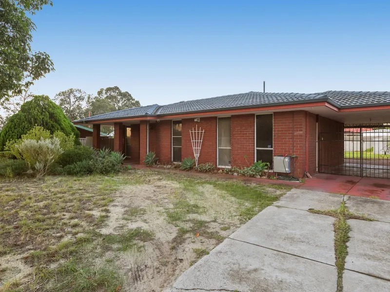 ONCE AGAIN, The Maddington Knights proudly present to you this rare to find and great value property in the heart of Maddington.