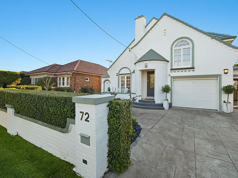 Art Deco Elegance with a Mediterranean Resort Ambience