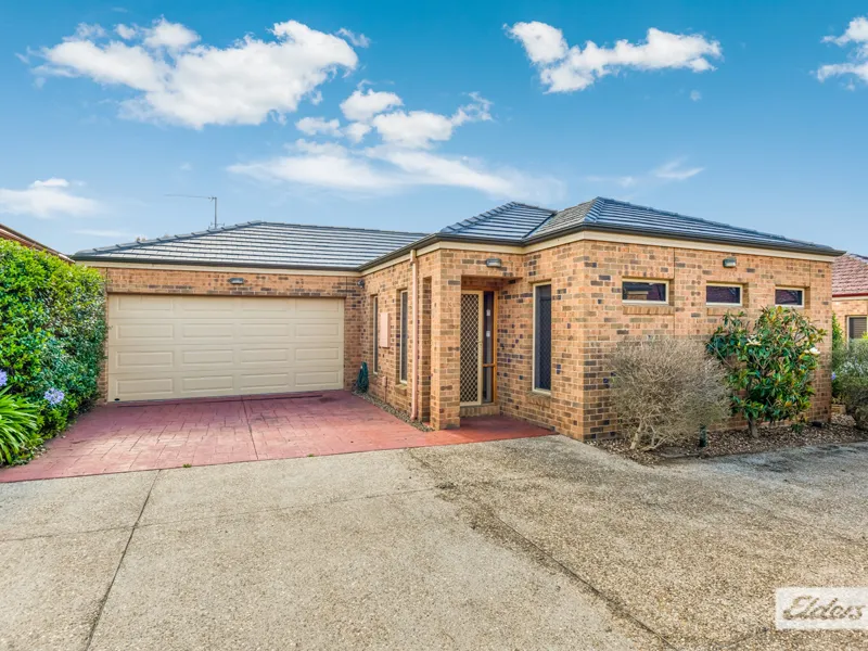 Modern & well presented townhouse