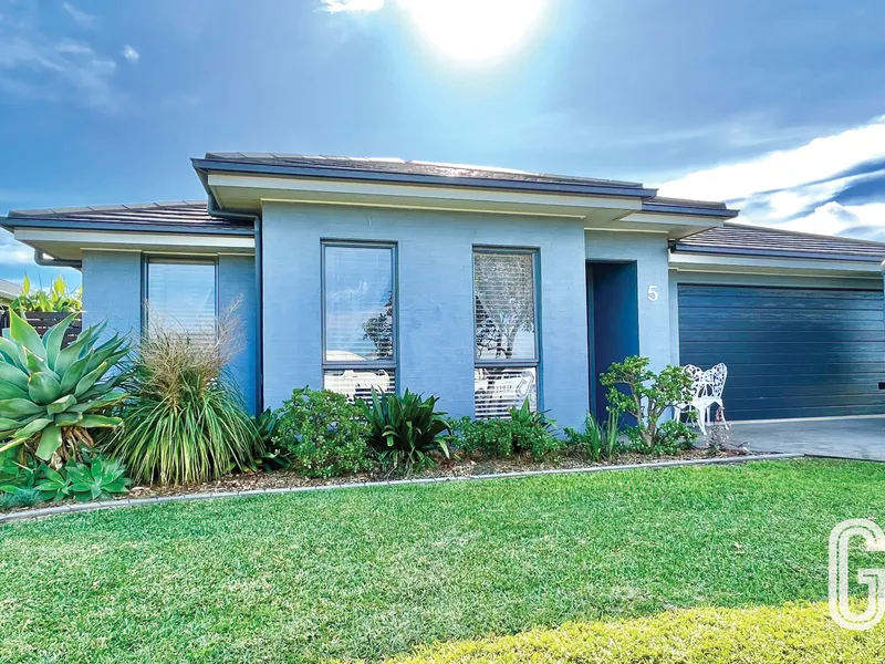 Beautifully Presented Home in Seaside Estate