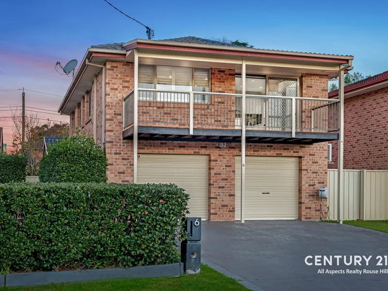 PREMIUM LIVING, OVERSIZED HOME!