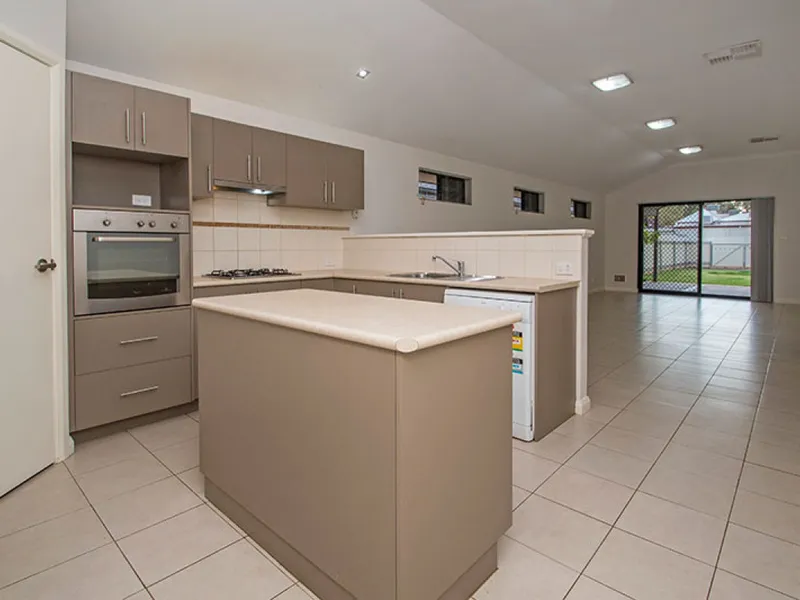 Spacious Modern Home Situated walking distance to sporting fields and a stones throw into town, is this immaculate home on a low maintenance block.