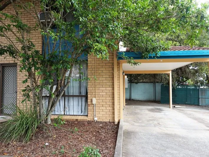 Two Bedroom Townhouse in Logan Central!