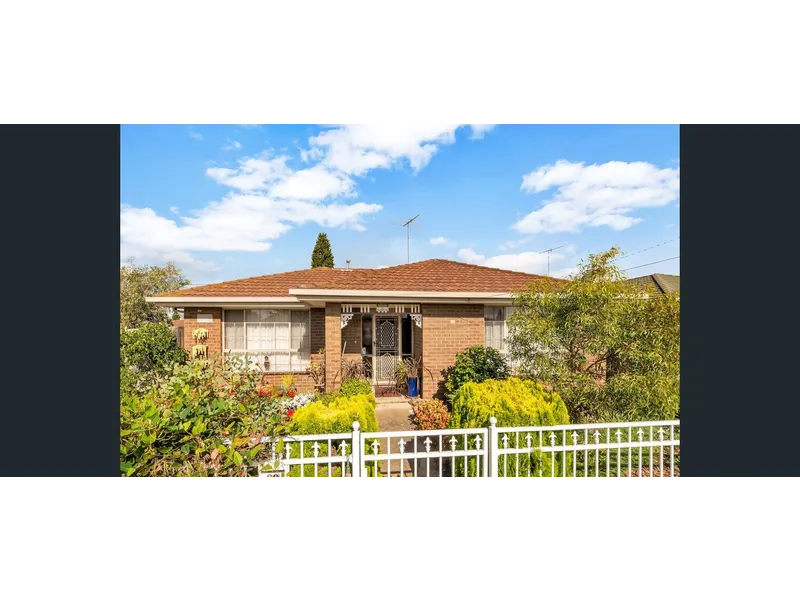 THREE BEDROOM HOME IN CLOVERDALE ESTATE