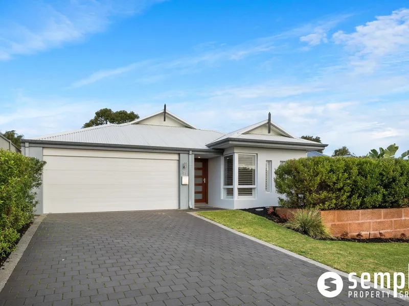 Family Home In Parkland Location