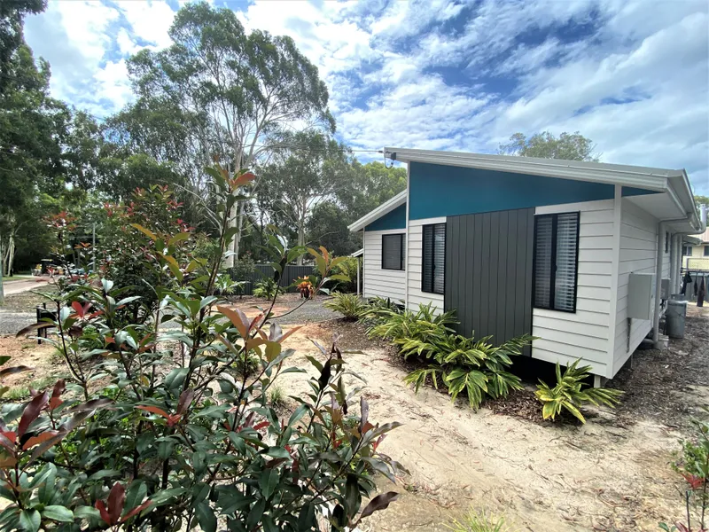 BEAUTIFUL CONTEMPORARY BEACH HOUSE