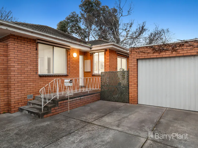 The Perfect Starter or Investment by the Bay!