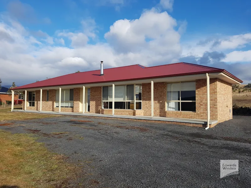 Charming Family Home in upcoming suburb!