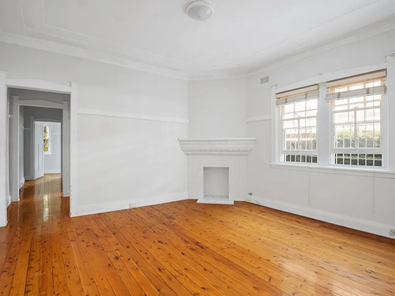 STUNNINGLY QUIET GROUND FLOOR TWO BEDROOM APARTMENT AT DOORSTEP TO PARK