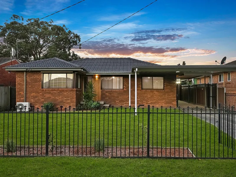Spacious Single Level Home, 7 Minutes to Shelly Beach