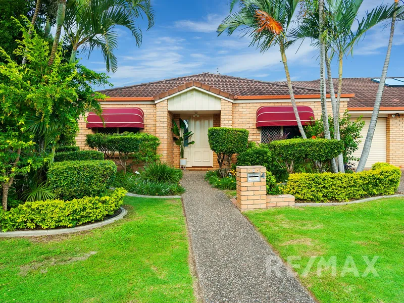 BEAUTIFULLY PRESENTED DUPLEX.