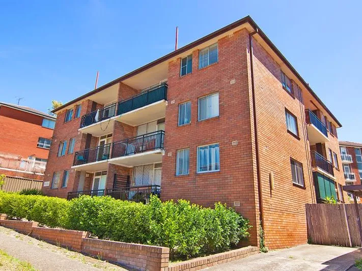 MODERNISED 2 BEDROOM APARTMENT