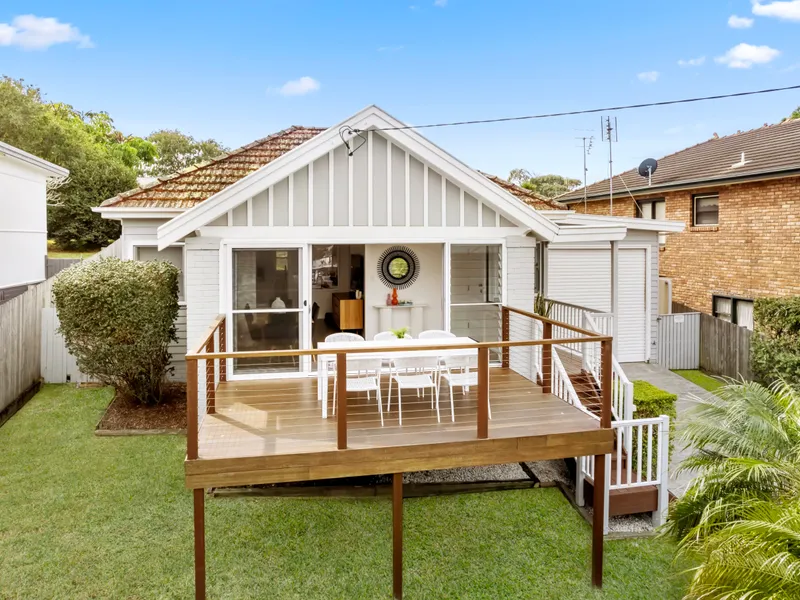 Contemporary Coastal Lakehouse