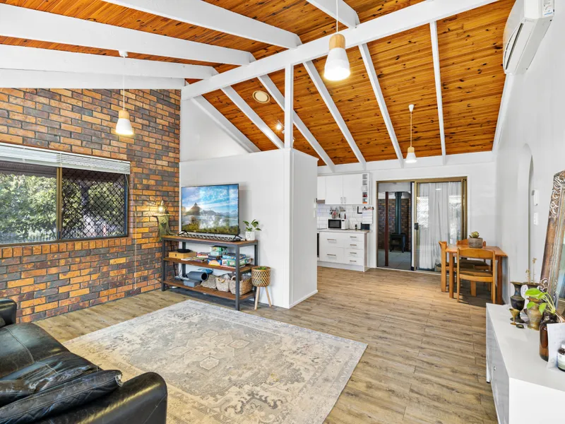 SO MUCH TO OFFER - SHED, 2 LIVING AREAS, SCREENED ENTERTAINING AREA, 700sqm FULLY FENCED BLOCK....