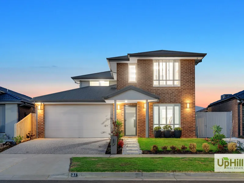 Near New Designer Double Storey Home on the Water Front !!!