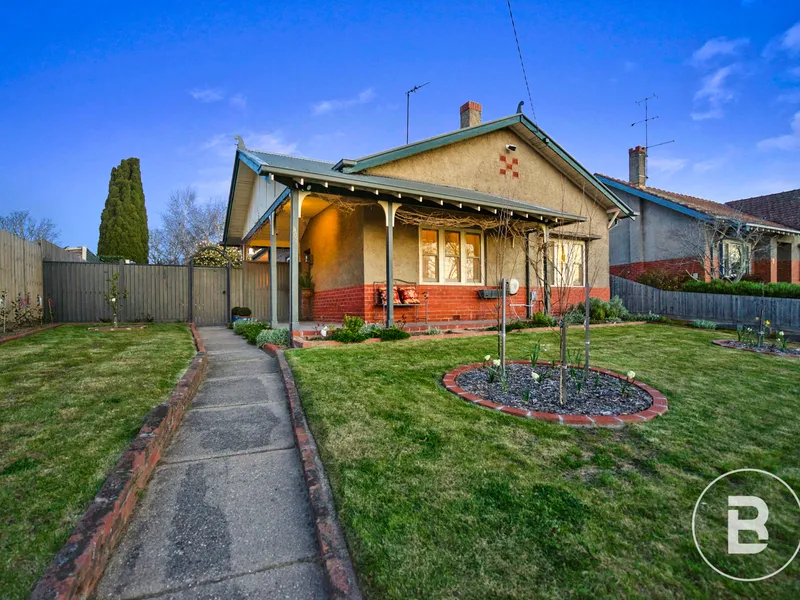 FULLY RENOVATED THREE BEDROOM CALIFORNIAN BUNGALOW WITH MODERN EXTENSION