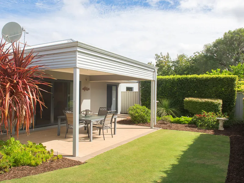 Only 250m from the Beach!