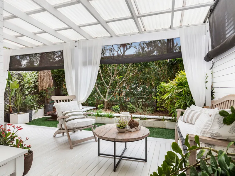 Tranquil charismatic haven a short walk from beach