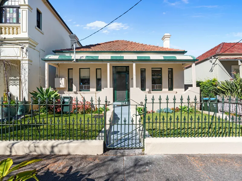 CHARMING DOUBLE FRONTED HOME