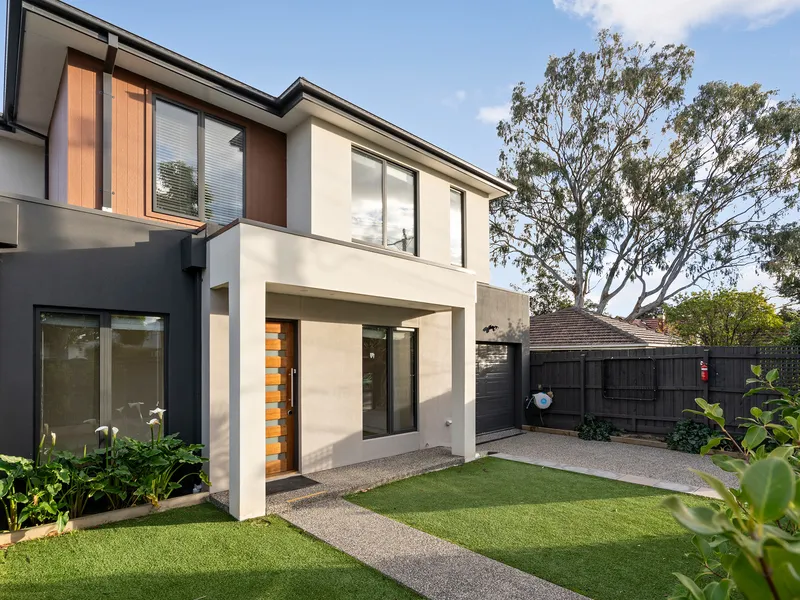 Sleek modernity in the heart of Mentone!
