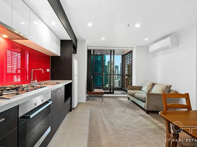 Convenient Location, Well Look After Apartment That Ticks All The Boxes!