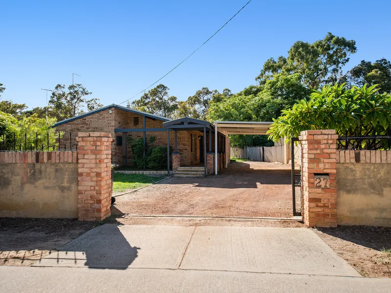 ENTERTAINERS DELIGHT! SURE TO PLEASE A RANGE OF BUYERS