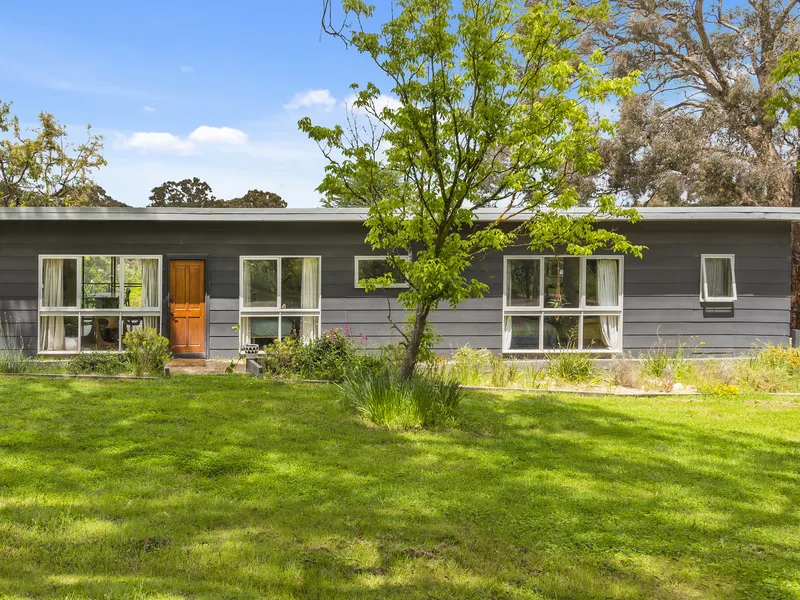 Lifestyle opportunity on small acreage
