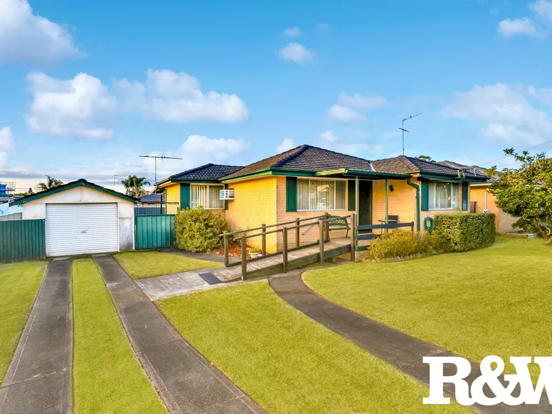 THREE BEDROOM HOME ON A LARGE 720.8m2 BLOCK!