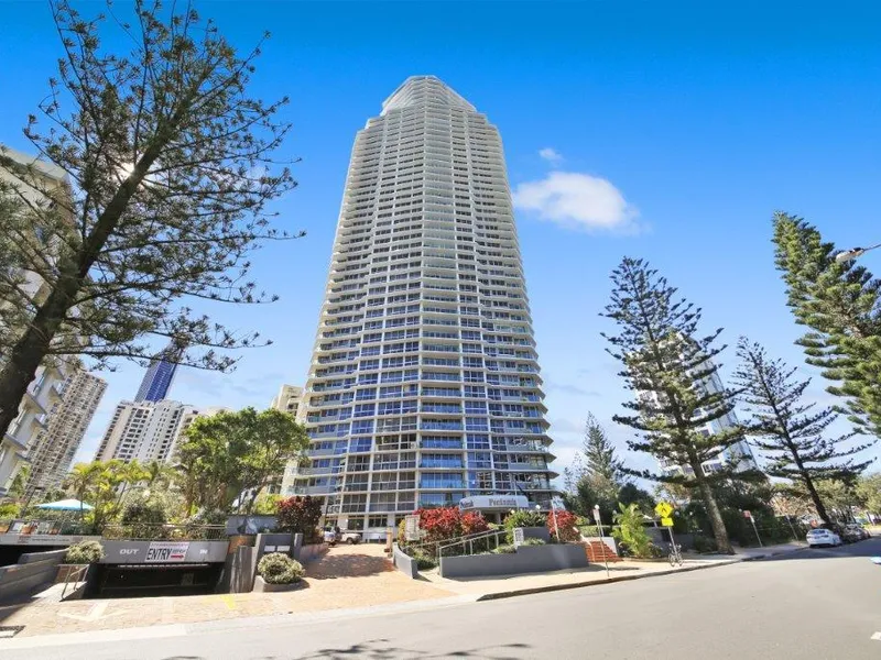 Spacious 2 Bedroom Furnished Unit with Ocean and Beach Views in Surfers Paradise!