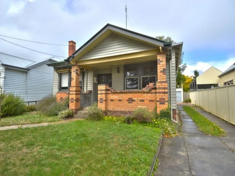 SUPREMELY PRESENTED THREE BEDROOM HOME-CENTRALLY LOCATED!