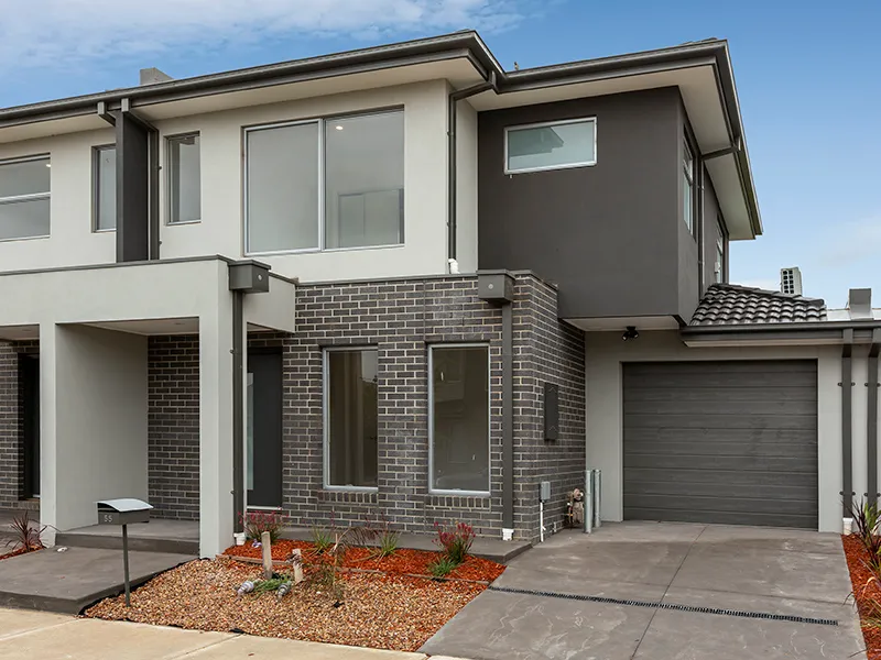 Near new 3 bedroom Townhouse