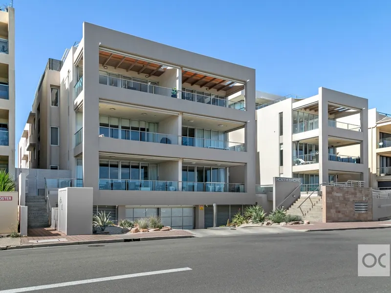 OPEN SUN 11 APR, 11 - 11.45AM & TUE 13 APR, 11 - 11.30AM  - ENVIABLE SEASIDE LIVING 