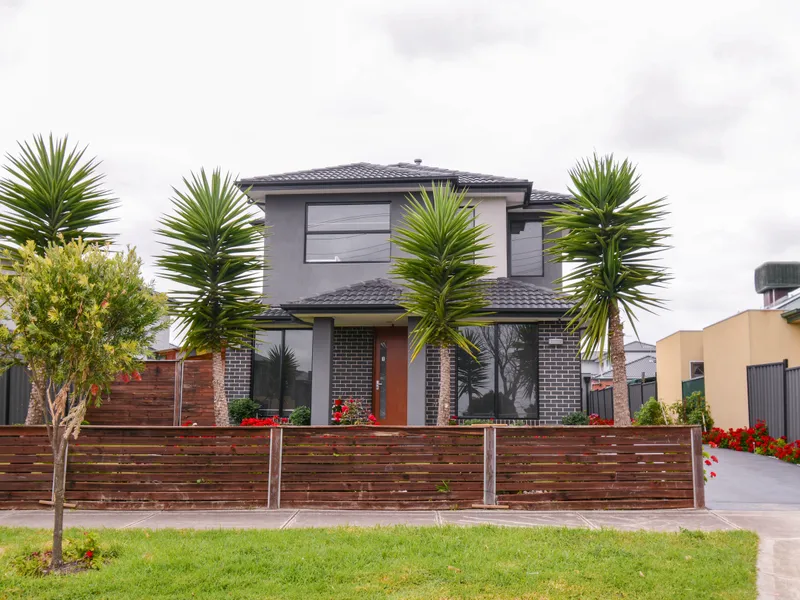 QUALITY LIVING IN A GREAT LOCATION !!
