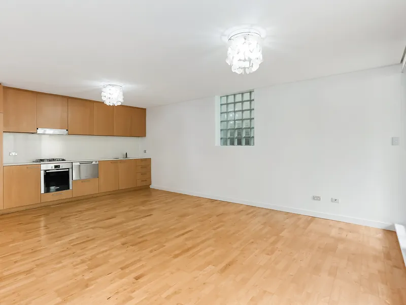 Ultra Stylish Apartment with Private Courtyard!