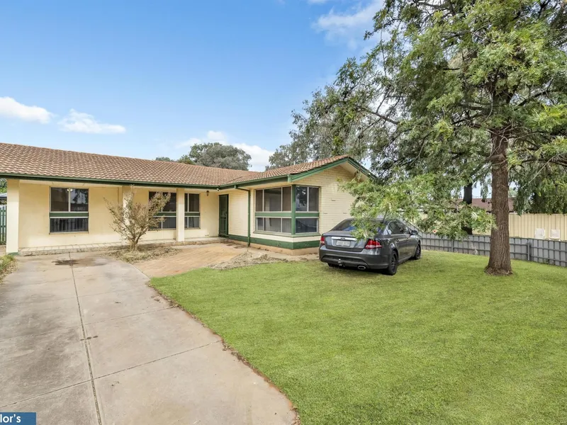 EXCELLENT VALUE ON A CORNER BLOCK WITH THREE BEDROOMS PLUS RETREAT/STUDY