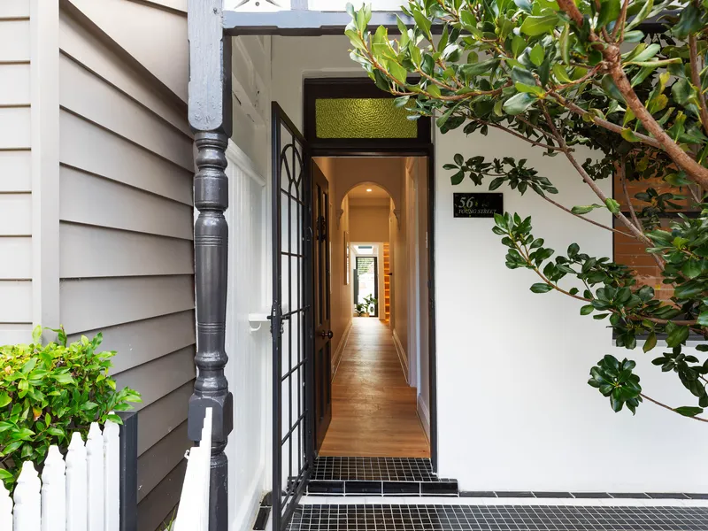 Renovated freestanding home / village position