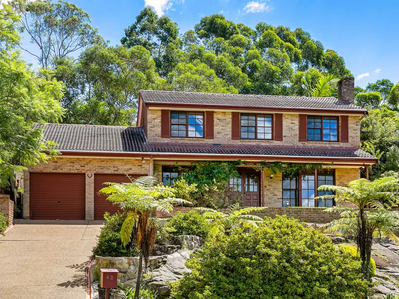 Expansive family home with nature as its neighbour