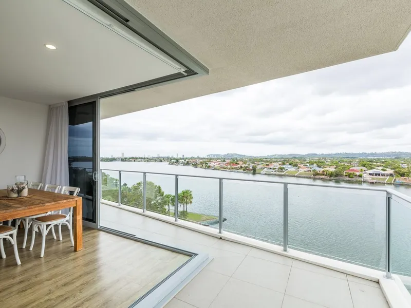 3 Bedroom Lakefront Apartment