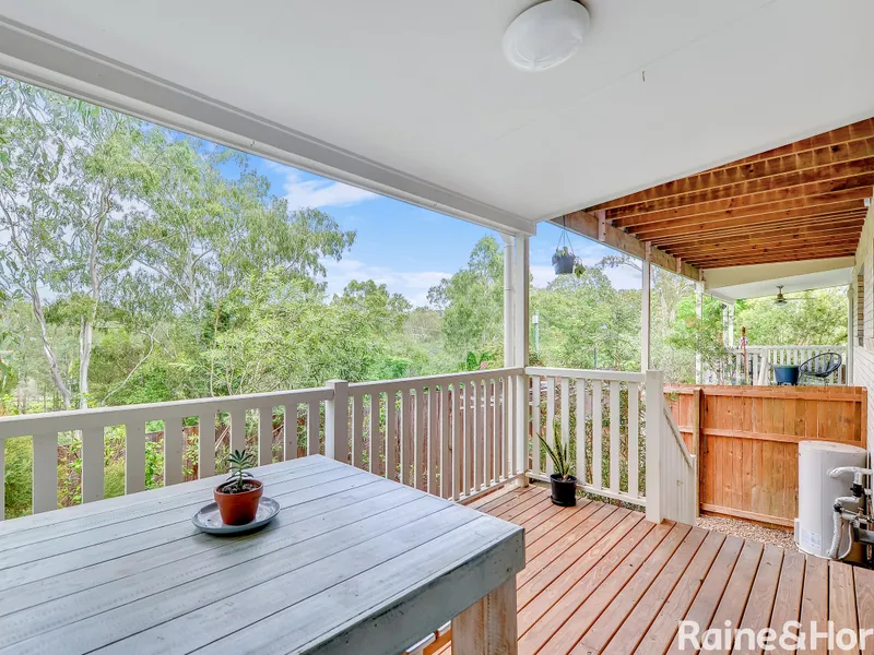 Private and secluded 2 storey townhouse with leafy outlook