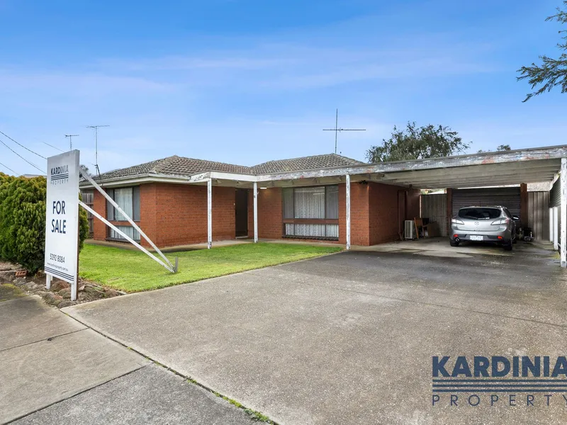 Endless options in blue-chip river precinct