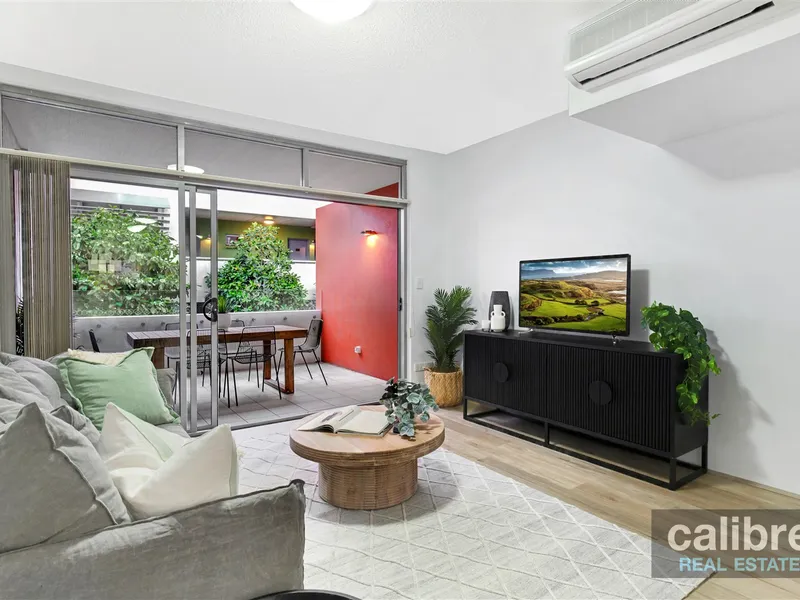 Luxe Living, well-designed Trendy New York Loft style home ideal for Entertaining in the Perfect Location