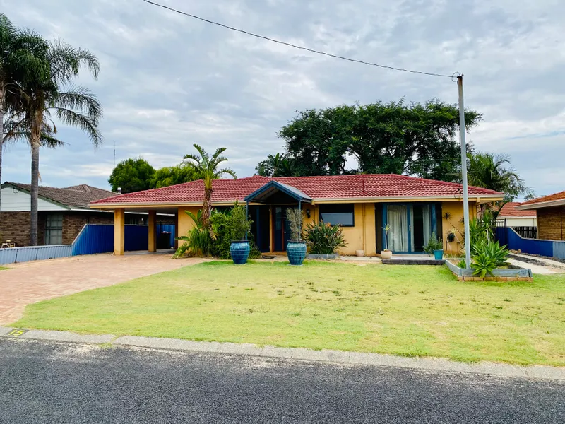 Three bedroom, one bathroom property in a lovely quiet location