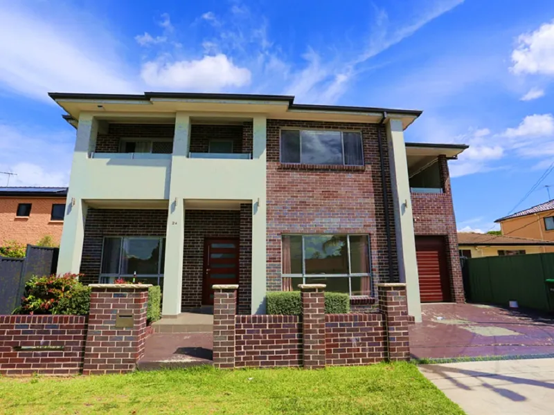 Near New Luxury House with Perfect Location in South Granville