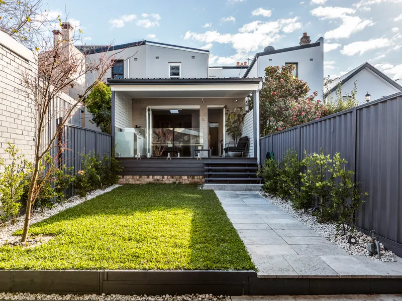 Quality renovations / elegant Victorian home